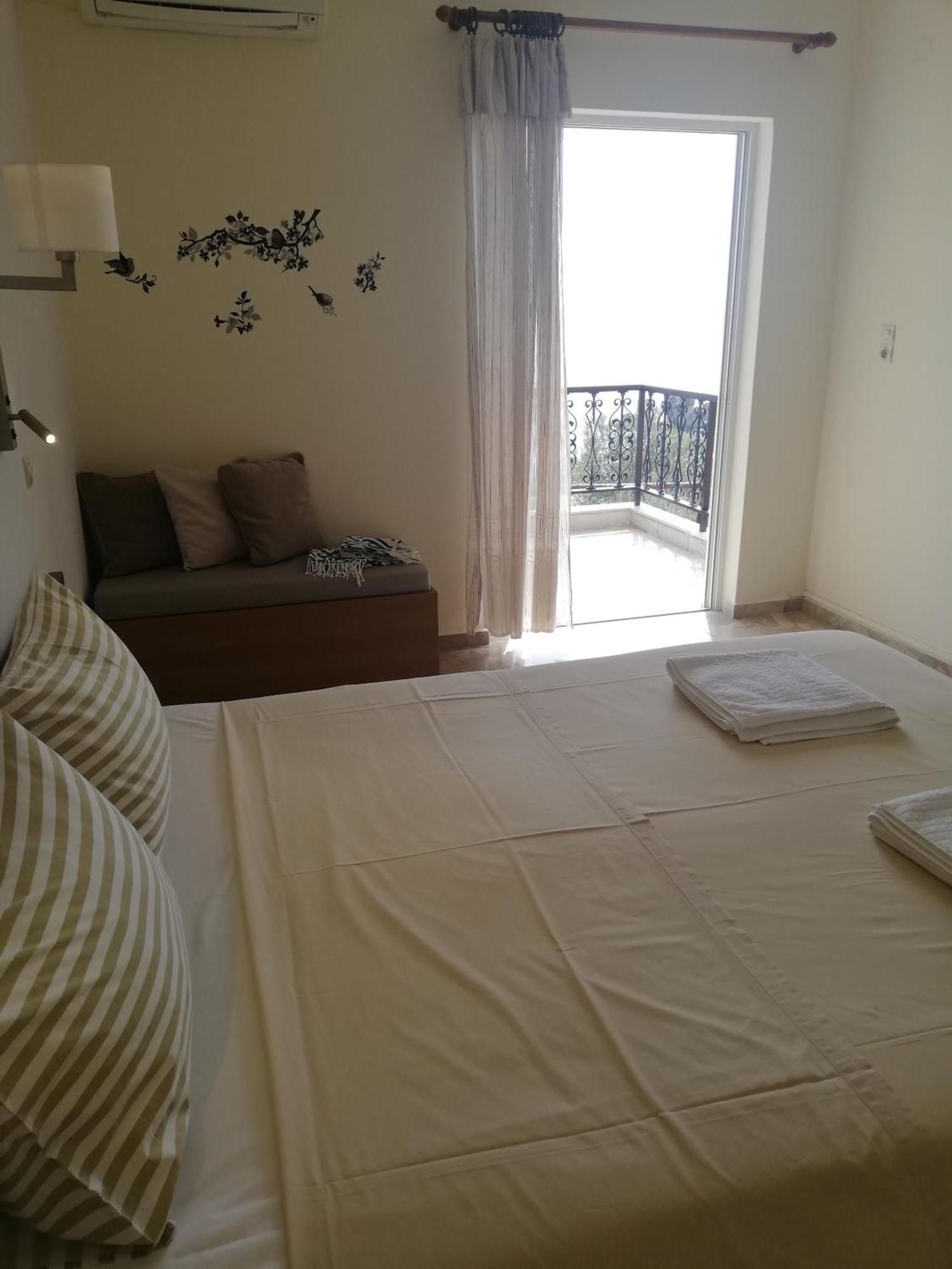 Livikon Studios & Rooms Rodakino Chambre photo